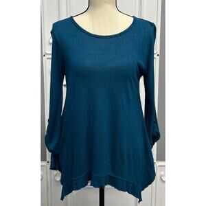 Hippie Rose Teal Textured Asymmetrical Hem Long-Sleeve Top-Women s Medium